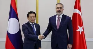 Bakan Fidan Laoslu mevkidaşıyla görüştü