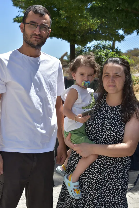 CHP’li Tunç Soyer’e depremzedelerden tepkiler çığ gibi: İşgalci değil depremzedeyiz