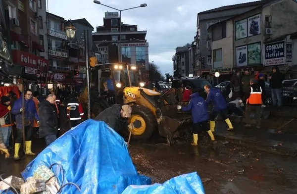 firtina-ve-selden-etkilenen-bolgelerdeki-kobilere-faizsiz-kredi-bakan-mehmet-fatih-kacir-duyurdu-1700642972531.jpg Fırtına ve selden etkilenen bölgelerdeki KOBİ'lere faizsiz kredi! Bakan Mehmet Fatih Kacır duyurdu - 1