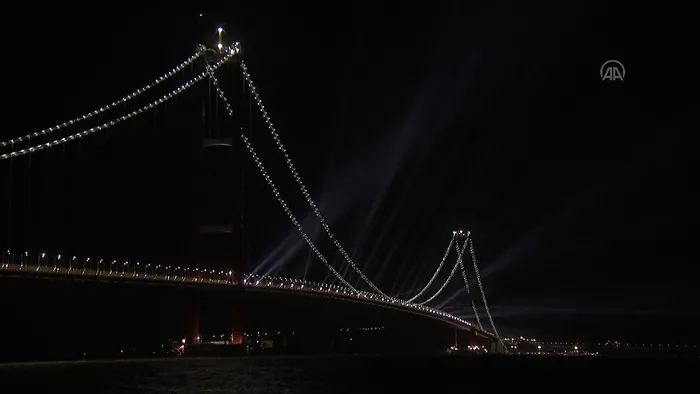 Türkiye’nin Batı’ya açılan kapısı 1915 Çanakkale Köprüsü’nde muhteşem an