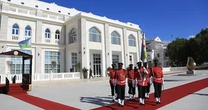 Üs savaşları kızışıyor