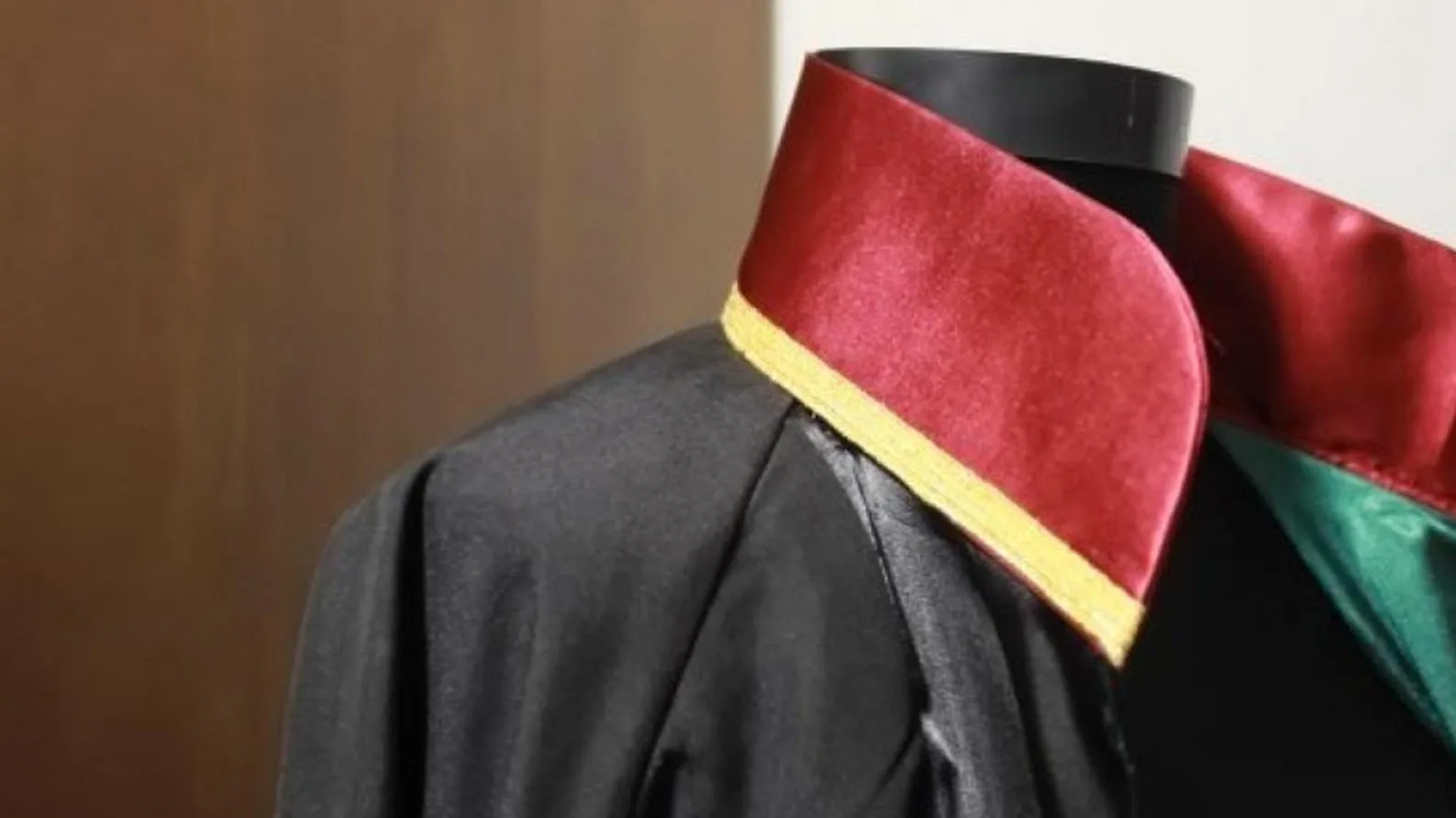 Kapısından alınmadığı baroya başkan oldu