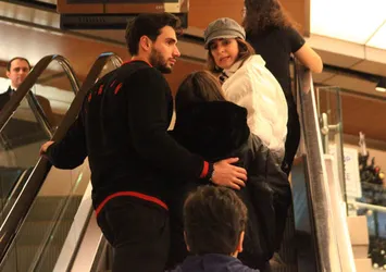 Güzel oyuncu Sevda Erginci ve sevgilisi Yılmaz Kunt artık kaçmıyorlar