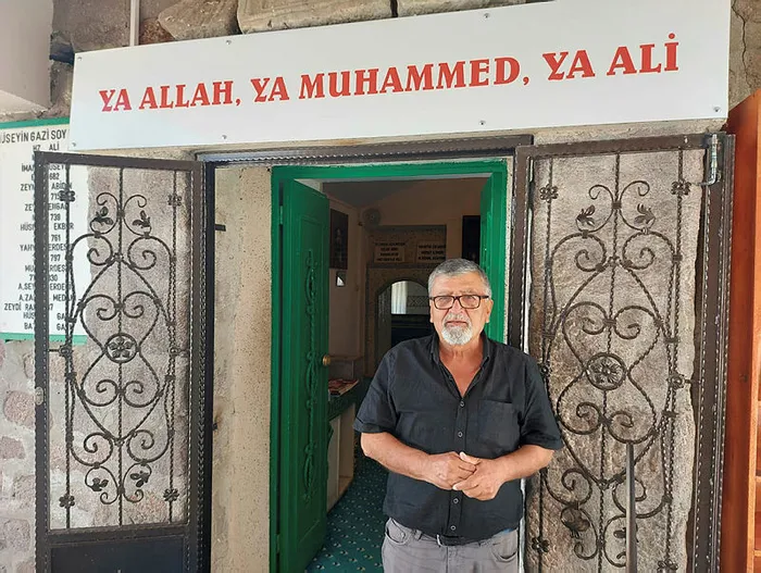 Ankara'da Hüseyin Gazi Cemevi'nin dilek ağacını yakanlara gözaltı! Cemevi dedesi Hüseyin Öz: Provokasyon olabilir - 4