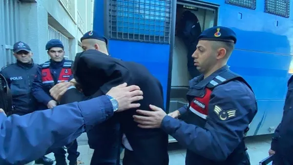 1703785351880.jpg Zonguldak’ta 14 yaşındaki iki kıza cinsel istismar davası sonuçlandı! 23 sanık hapse atıldı - 3