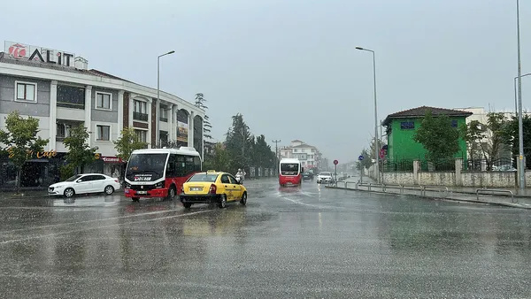 1660065251952.jpg O illere sel ve dolu yağışı uyarısı! Meteoroloji'nin uyarısı sonrası etkisini gösteriyor! İstanbul ve Ankara için saat verildi... Güncel hava durumu - 2