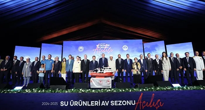yeni-av-sezonu-acildi-baskan-erdogan-tarimsal-kredi-limitini-40-milyon-tlye-cikardik-1725131740684.jpg Yeni av sezonu açıldı! Başkan Erdoğan: "Tarımsal kredi limitini 40 milyon TL'ye çıkardık" - 4