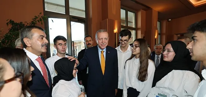 Yurdun dört bir yanından geldiler! Ahlat Külliyesi’nde Başkan Erdoğan öğrencileri kabul etti