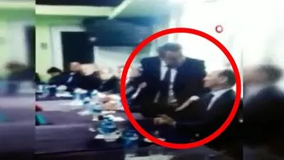İP’li başkan adayı İstiklal Marşı’nı okuyamadı! Yanındakine sordu...