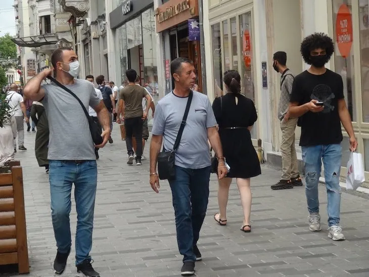 İstiklal Caddesi’nde şoke eden görüntüler! Tüm uyarılara rağmen maskesiz dolaştılar, sosyal mesafeyi hiçe saydılar