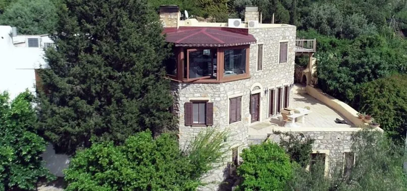 Firari Can Dündar'ın villasındaki kaçak bölümlerin yıkımında son gün