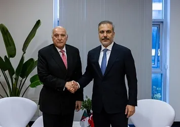 Bakan Fidan'dan önemli temas! Cezayirli mevkidaşı Attaf ile görüştü