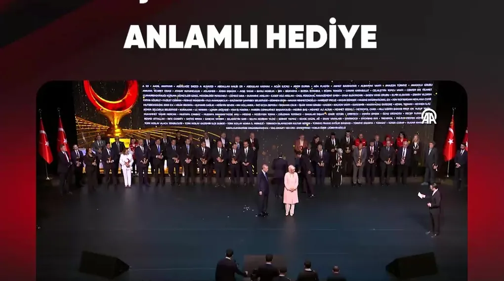 BAŞKAN ERDOĞAN'A ANLAMLI HEDİYE