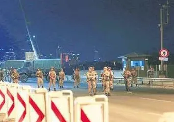 Halka ateş açmadığı için darbeci binbaşı askeri gözünden vurdu!