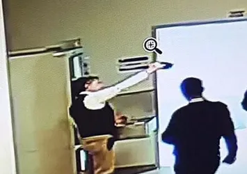 Cesetle 'selfie'yi böyle çekmiş!