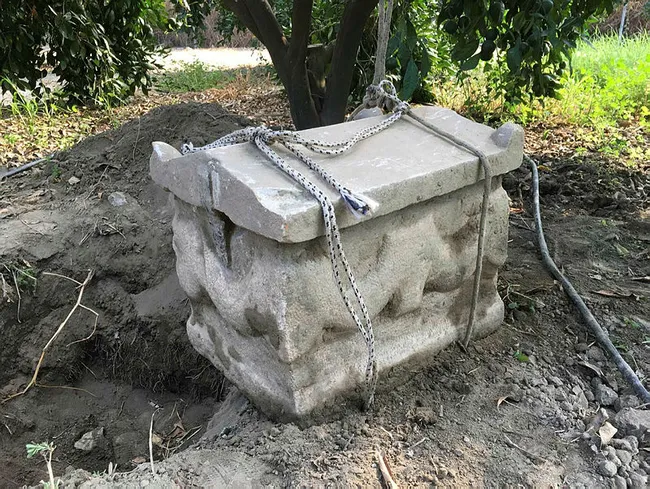 İzmir’de 750 bin dolara yurt dışına lahit satmak isteyen 8 kişi yakalandı