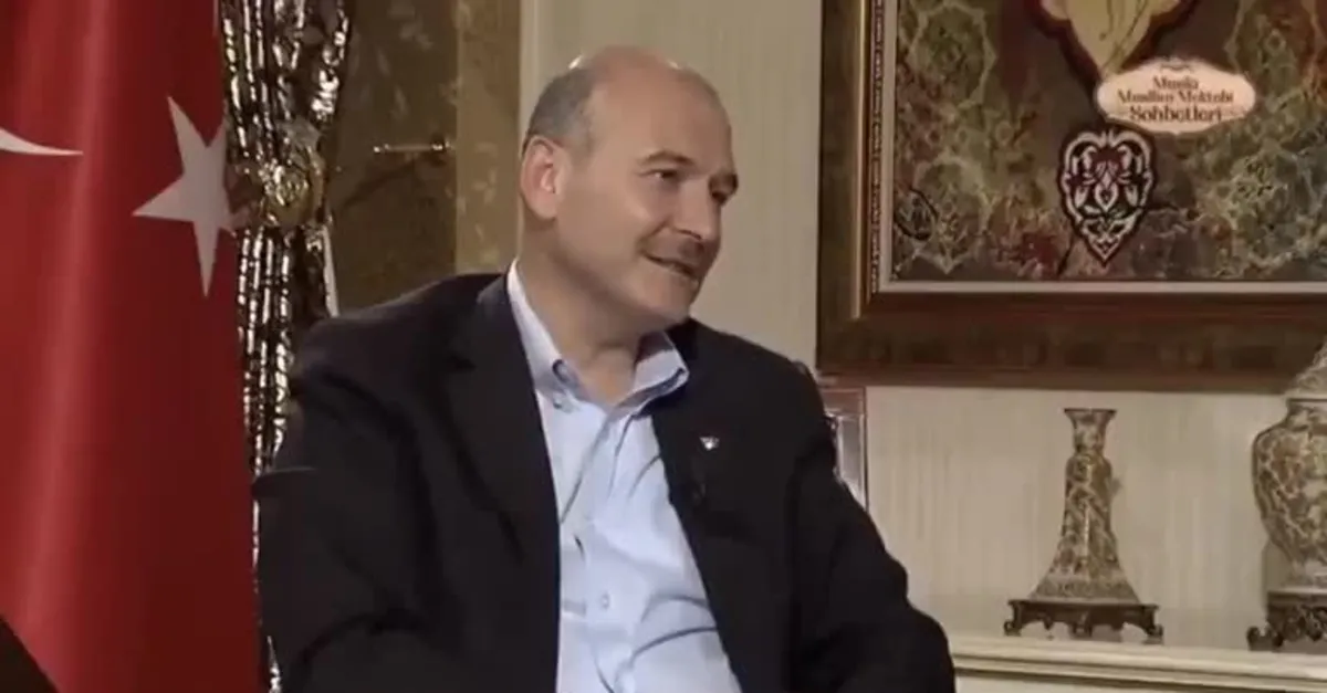 İçişleri Bakanı Süleyman Soylu'dan İzmir'deki çirkin provokasyona sert tepki: Ona o caminin dibinde ezanı dinletiriz! | Video