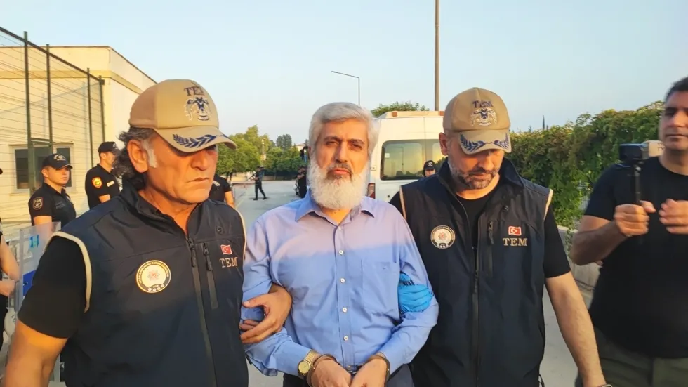 furkan-vakfina-operasyon-alparslan-kuytul-ve-esi-gozaltinda-1787119674376.jpg Furkan Vakfı'na operasyon! Alparslan Kuytul ve eşi gözaltında | Adalet Bakanı Akın Gürlek'ten açıklama: Soruşturmanın dini grupla ilgisi yoktur - 4