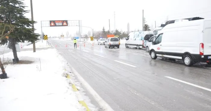 Son dakika: Seydişehir-Antalya kara yolu trafiğe kapatıldı - 1