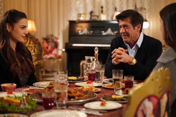 kalp-yarasinda-sancakzade-konaginda-gerilim-bitmedi-1642500192807.jpg Kalp Yarası’nda Sancakzade Konağı’nda gerilim bitmedi - 3