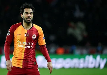 Galatasaraylı Selçuk İnan futbolu bıraktı