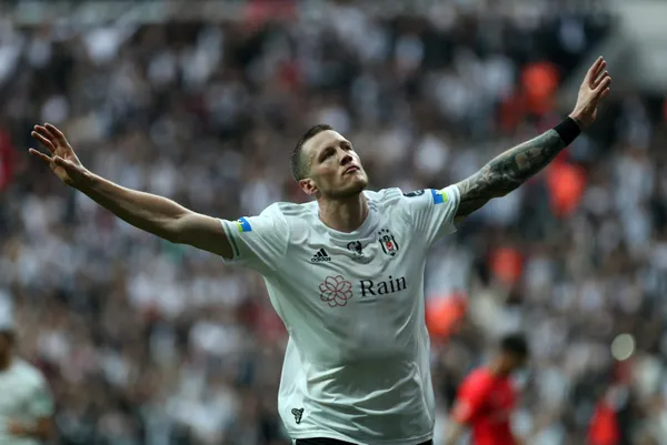 Beşiktaş'ı şoke eden gelişme! Geri çağırabilir - 5