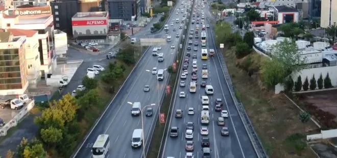 İstanbul’da cuma trafiği erkenden başladı