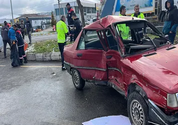 Nevşehir'de otomobiller birbirine girdi! 6 yaralı