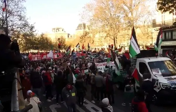 1701529772897.jpg Yasaklara rağmen AB Gazze için tek ses: Fransa’da ve İspanya'da Filistin'e destek gösterisi düzenlendi! Katil İsrail sesleri… - 1