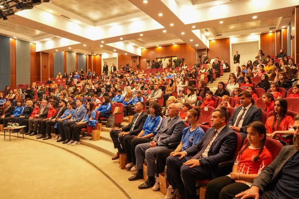 sifir-atik-vakfi-ile-genclik-ve-spor-bakanligindan-cop31-surecinde-stratejik-is-birligi-1779392904288.jpg Sıfır Atık Vakfı ile Gençlik ve Spor Bakanlığı'ndan stratejik iş birliği! COP31'e gençlik odaklı çevre hamlesi - 2