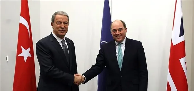 Milli Savunma Bakanı Hulusi Akar İngiliz mevkidaşı Ben Wallace ile SAHA EXPO’yu gezdi