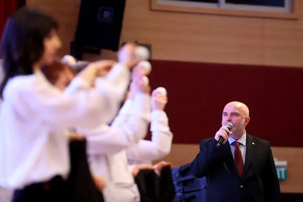 ilk-is-yerimde-kura-tarihi-belli-oldu-cevre-sehircilik-ve-iklim-degisikligi-bakani-murat-kurum-duyurdu-1678611396652.jpg “İlk İş Yerim”de kura tarihi belli oldu! Çevre, Şehircilik ve İklim Değişikliği Bakanı Murat Kurum duyurdu - 4
