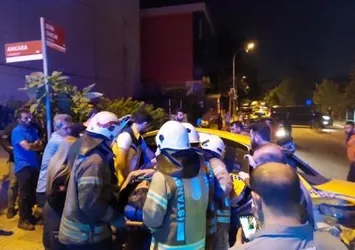 İstanbul’da dehşete düşüren olay! 5 otomobil birbirine girdi