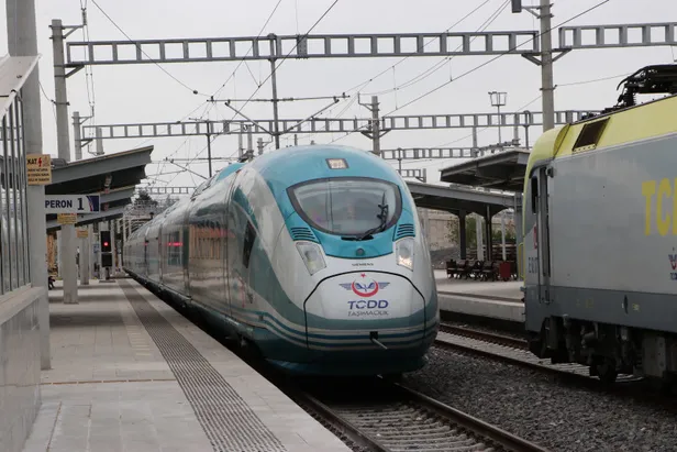 bakan-uraloglu-duyurdu-24-kasimda-baslayacak-6-gun-boyunca-50-indirim-karari-alindi-1700659111769.jpg Yarın başlıyor! 6 gün boyunca %50 indirimli olacak - 2