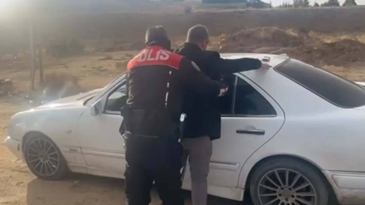 15 suçtan aranan şüpheli polis takibiyle yakalandı