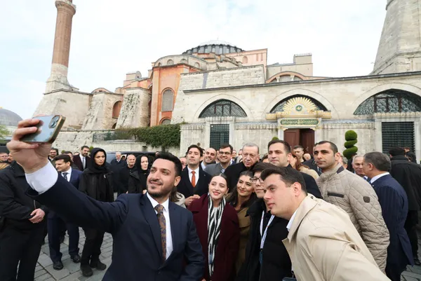 baskan-recep-tayyip-erdogan-bayram-namazi-sonrasi-aciklamalarda-bulundu-gidilmemis-il-birakmak-istemiyorum-1682059066511.jpg Başkan Recep Tayyip Erdoğan, bayram namazı sonrası açıklamalarda bulundu: Gidilmemiş il bırakmak istemiyorum - 6