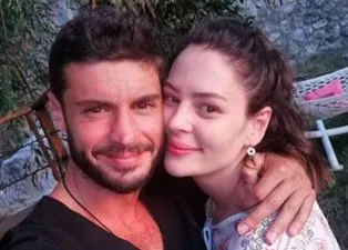 Kuruluş Osman’ın Malhun Hatun’u Yıldız Çağrı Atiksoy ve Berk Oktay’ın nikah davetiyesi ortaya çıktı! Davetiyede alkışlanacak detay