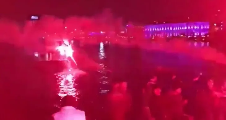 Beşiktaş taraftarından Lyon’a geceyarısı sürprizi!