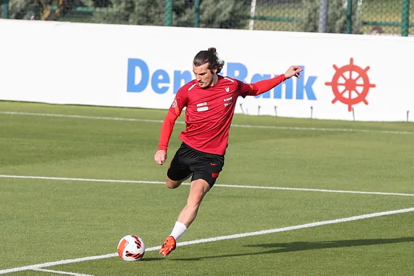 A Milli Takım, Faroe Adaları maçının hazırlıklarına çift idmanla başladı