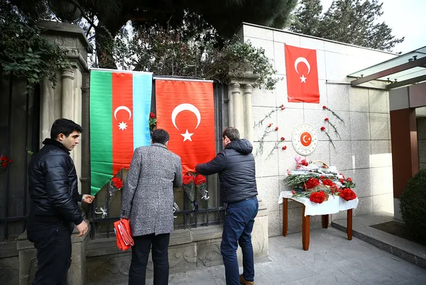 1675862903685.jpg Aliyev'den "iki devlet tek millet" hamlesi: Gerekirse getirir tedavi ederiz - 7