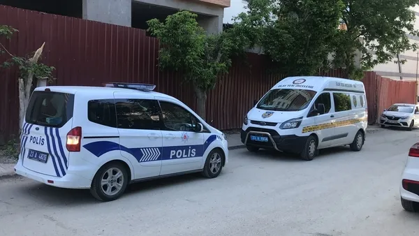 elazigda-19-yasindaki-genc-kizin-supheli-olumu-cesedi-insaatin-onunde-bulundu-1652869977638.jpg Elazığ’da 19 yaşındaki genç kızın şüpheli ölümü! Cesedi inşaatın önünde bulundu - 1