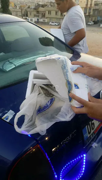 Gaziantep'te dondurma kutusunda toprak sattılar - 1
