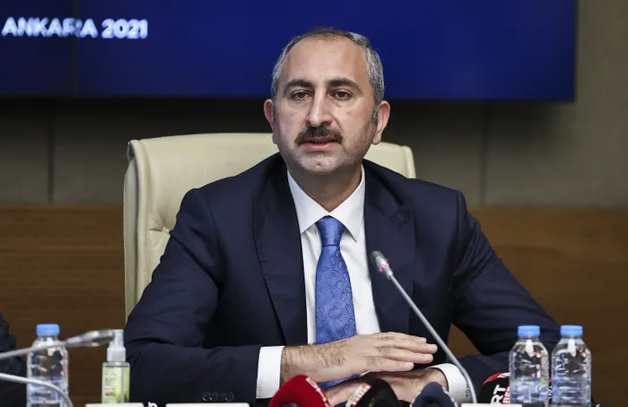 Son dakika: Adalet Bakanı Abdulhamit Gül’den kadına şiddete karşı net tavır: Gerekirse Anayasa’yı bile değiştiririz