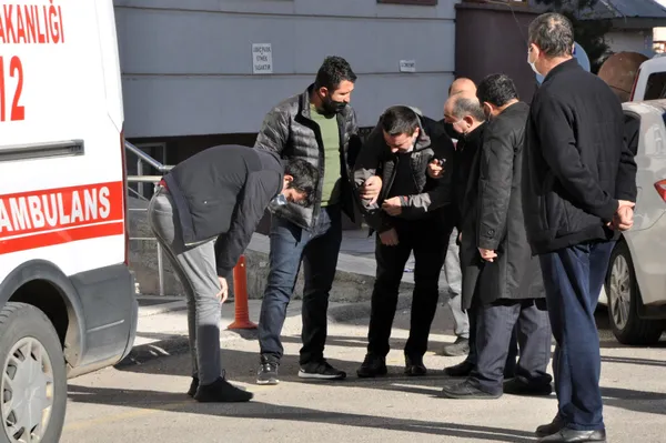 1605616630957.jpg Erzurum'da feci olay! Yakınları sinir krizi geçirdi - 2