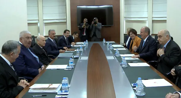 son-dakika-mhp-genel-baskani-devlet-bahceli-memleket-partisi-genel-baskani-muharrem-ince-ile-gorustu-1654089284854.jpg Son dakika: MHP Genel Başkanı Devlet Bahçeli Memleket Partisi Genel Başkanı Muharrem İnce ile görüştü - 2