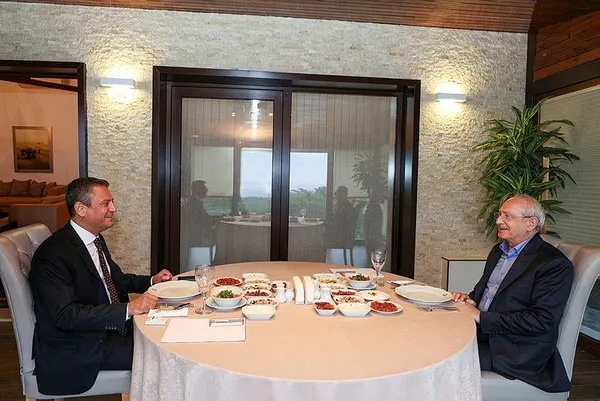 chp-lideri-ozgur-ozelden-kemal-kilicdarogluna-serzenis-siyasette-yumusamaya-engel-olma-1714883589607.jpeg CHP lideri Özgür Özel’den Kemal Kılıçdaroğlu’na serzeniş: Siyasette yumuşamaya engel olma - 1