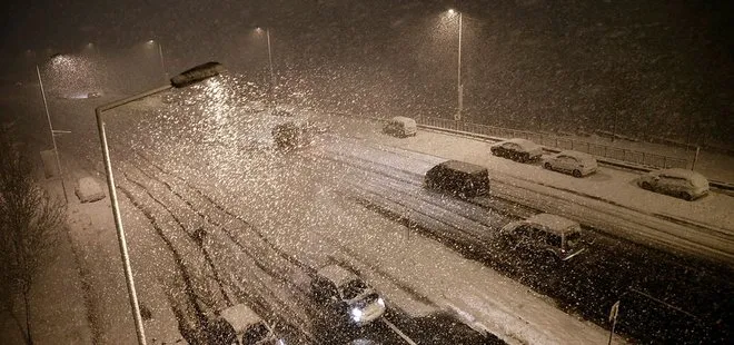 İstanbul’da kar esareti: Yollar trafiğe açıldı uçuşlar başladı! | Dakika dakika gelişmeler...