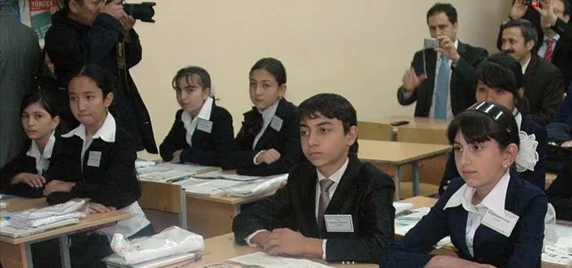Kazakistan'daki okullarda başörtü yasağı