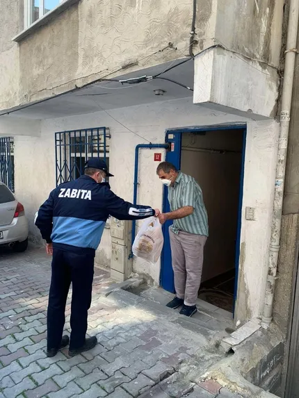 ucretsiz-sozcu-gazetesi-dagitan-ibb-ekmek-dagitamiyor-1587140211749.jpg Ücretsiz Sözcü Gazetesi dağıtan İBB, ekmek dağıtamıyor! - 6