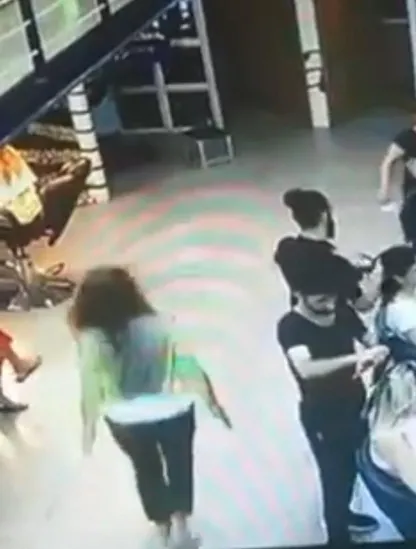 CHP’li Ataşehir Belediyesi’nden skandal! Battal İlgezdi eşine ayrıcalık tanımayan kuaförü...